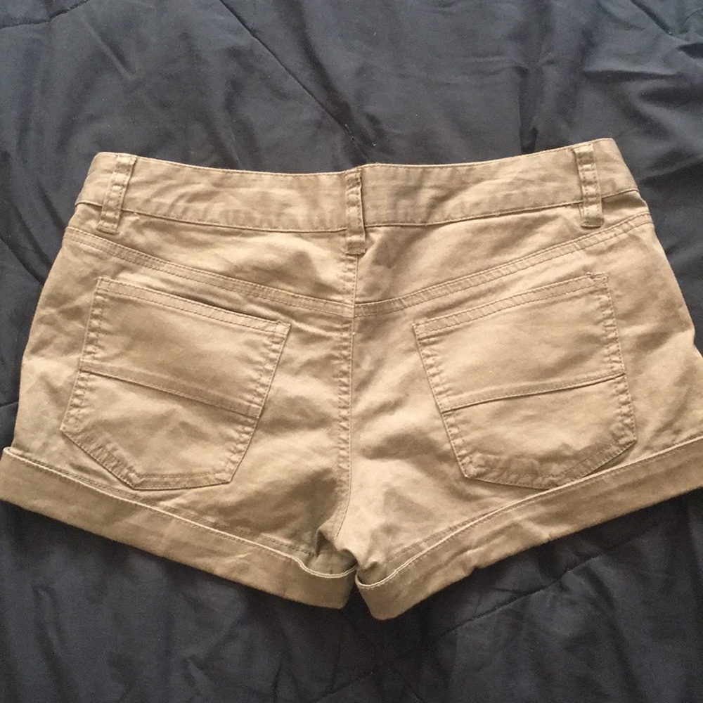 Shorts - Picture 2 of 3